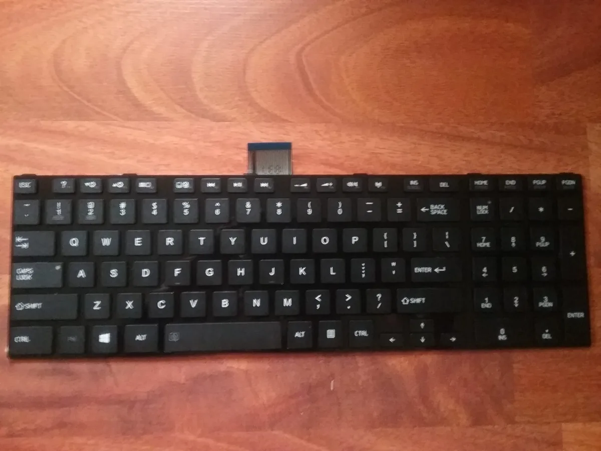 nova tastatura toshiba Qosmio x870 x875