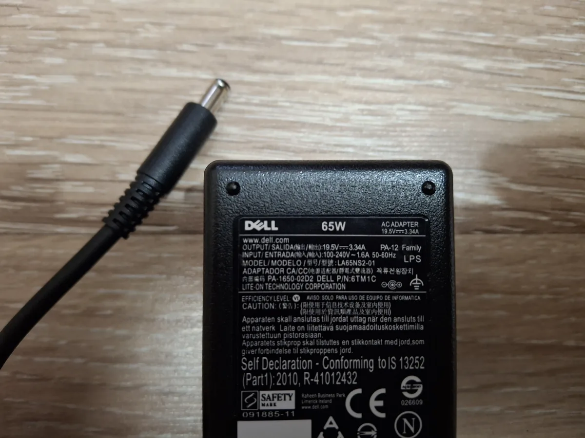 Dell inspiron 11 punjac 3159 3169 3179 3185 3195 original novo